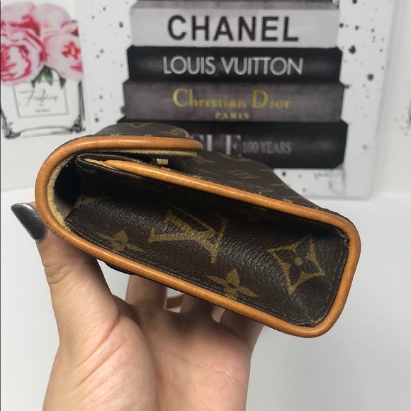 Louis Vuitton Florentine Belt Bag - Picture 4 of 8